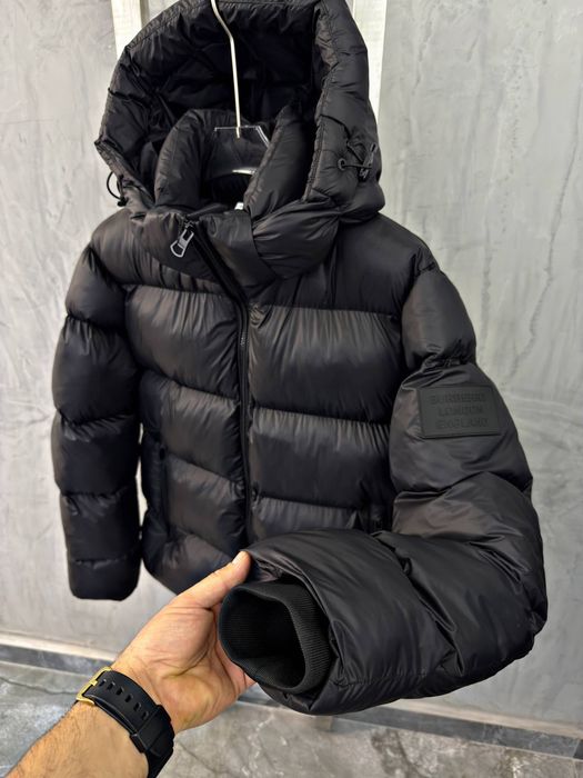 Черно Яке burberry