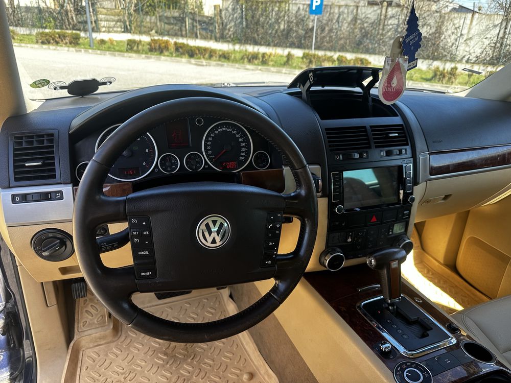Vand/Schimb Volkswagen Touareg 3.0 BKS automat pe arcuri