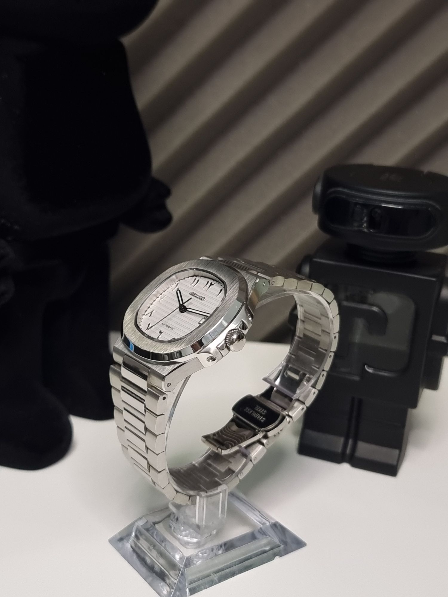 Seiko Mod Nautilus Black and White