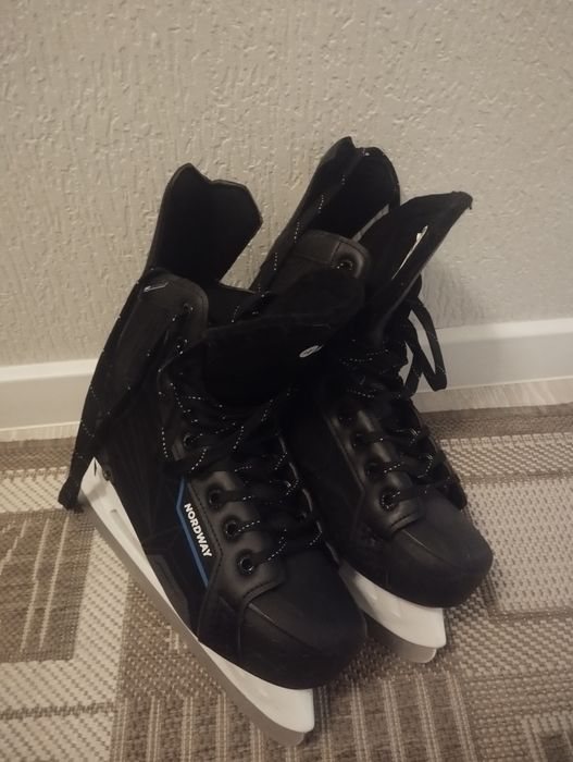 Продаются коньки