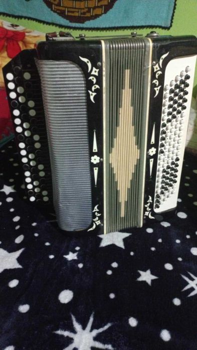 Acordeoane de vânzare