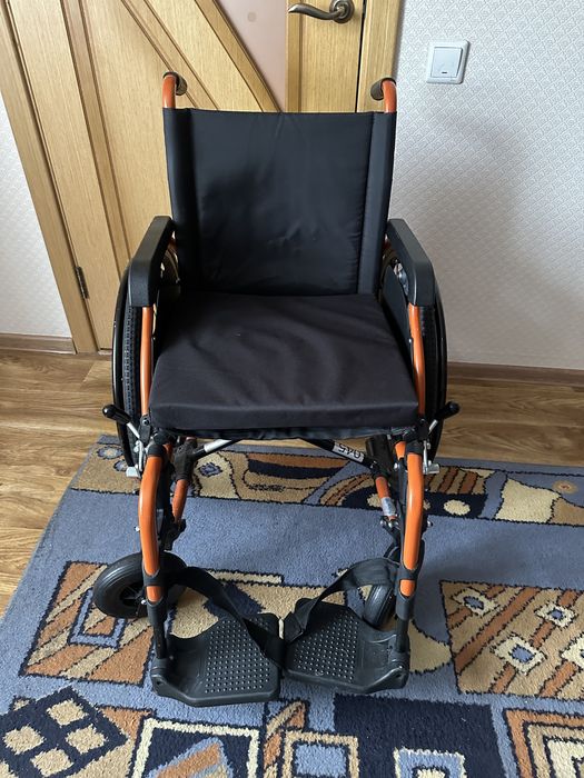 Продам инвалидную коляску