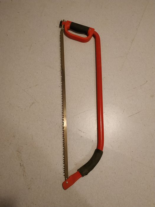 Fierăstrău gradina roșu cu lama 72 cm, cu maner
