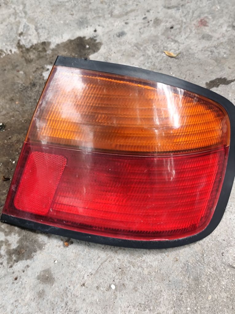 Десен стоп за nissan primera b11 hatchback 97 година