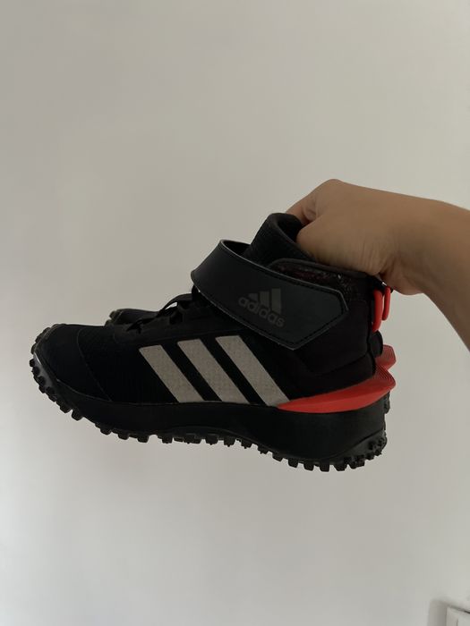 Adidas три чифта ботуши