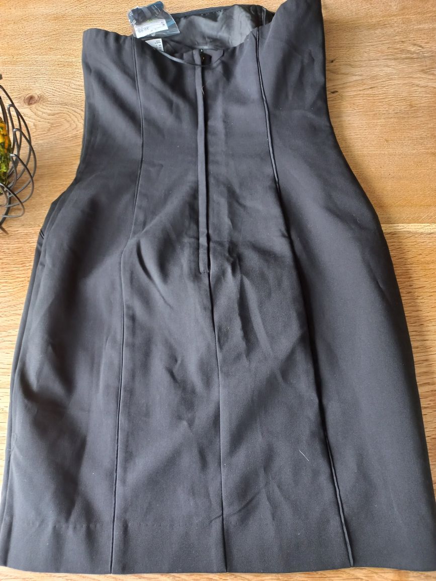 Нова коктейла малка черна рокля с етикет размер 36