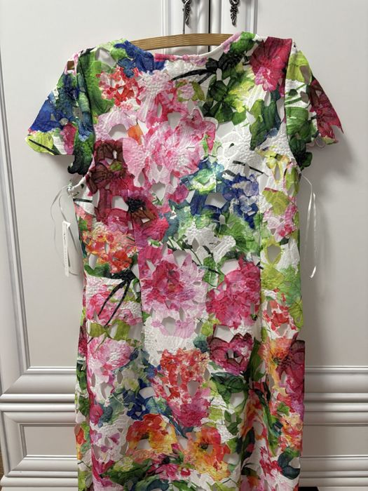 Rochie doamne, noua, colorata, dantelata