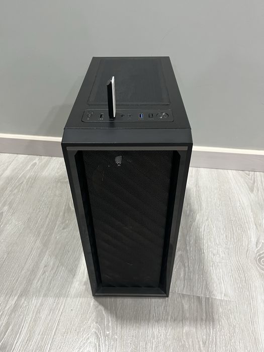 Компьютер с SSD для офиса и дома с монитором и клавиатурой