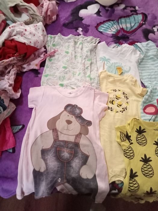 Lot hainute bebe fata de la 60 la 92 plus un cadou la pachet