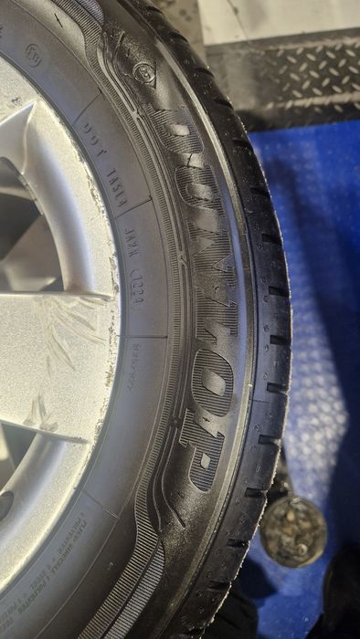 Dunlop 195 65 15 , чисто нови