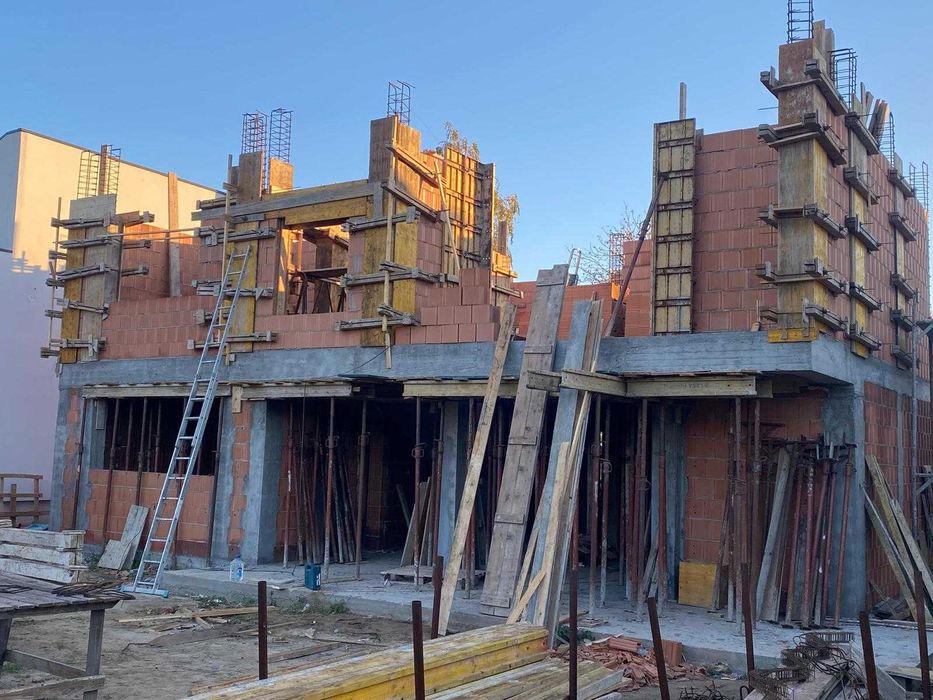 Firma de constructii {Constructii civile}