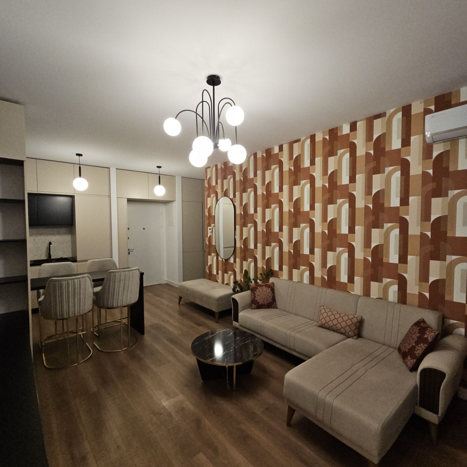 Vând apartament 3 camere mobilat și utilat + parcare în Silk District