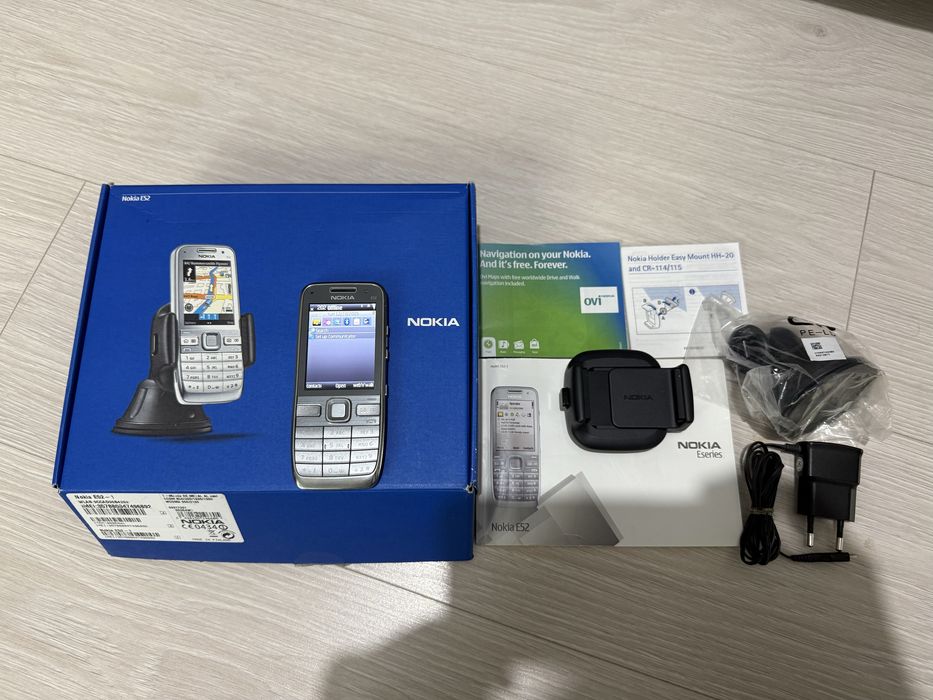 Telefon Nokia E52 Full Box (made in Finland)