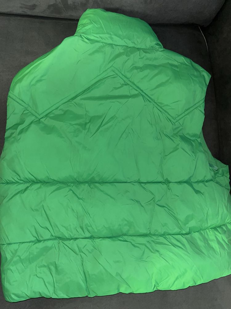Zara елек зелен