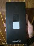 Se vinde Samsung Galaxy z flip5 folosit dar nu prea mult,in stare impe