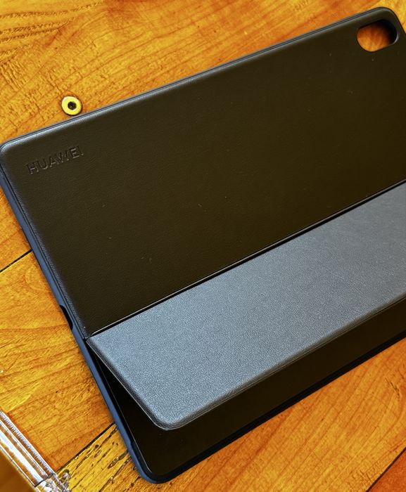 Vand husa cu tastatura pentru tableta Huawei MatePad 11.5