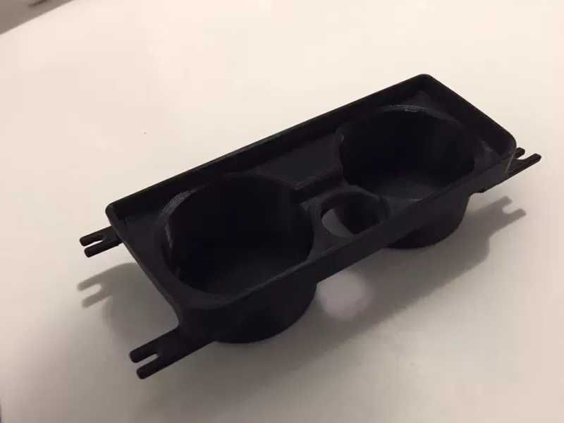 BMW E90 E91 E92 E93: Поставка за чаши със запалка (Cup Holder)