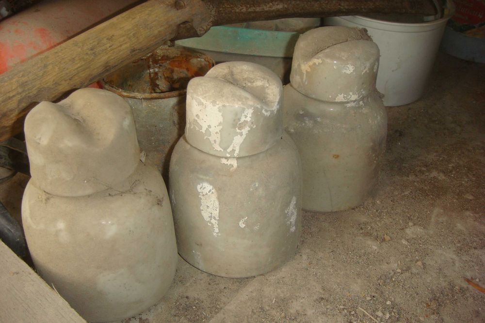 Электрический изолятор высоковольтный.