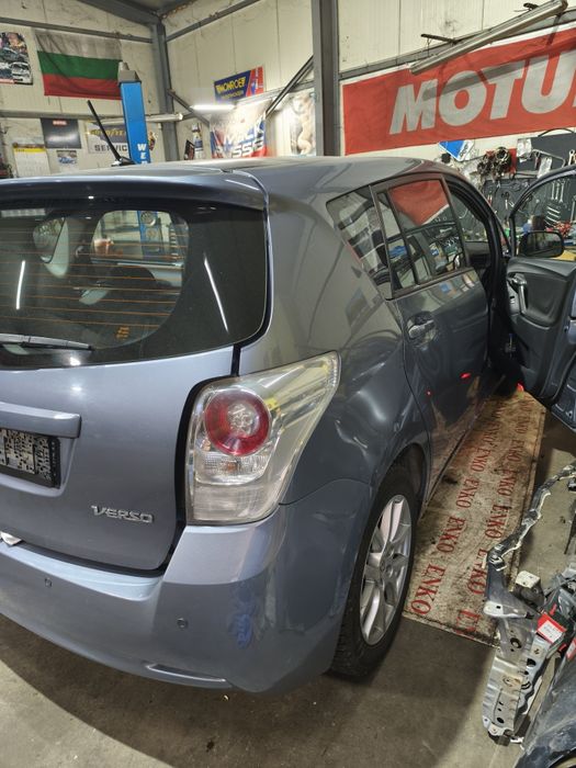 Продавам на части TOYOTA VERSO 1.8 16V 2010 г.