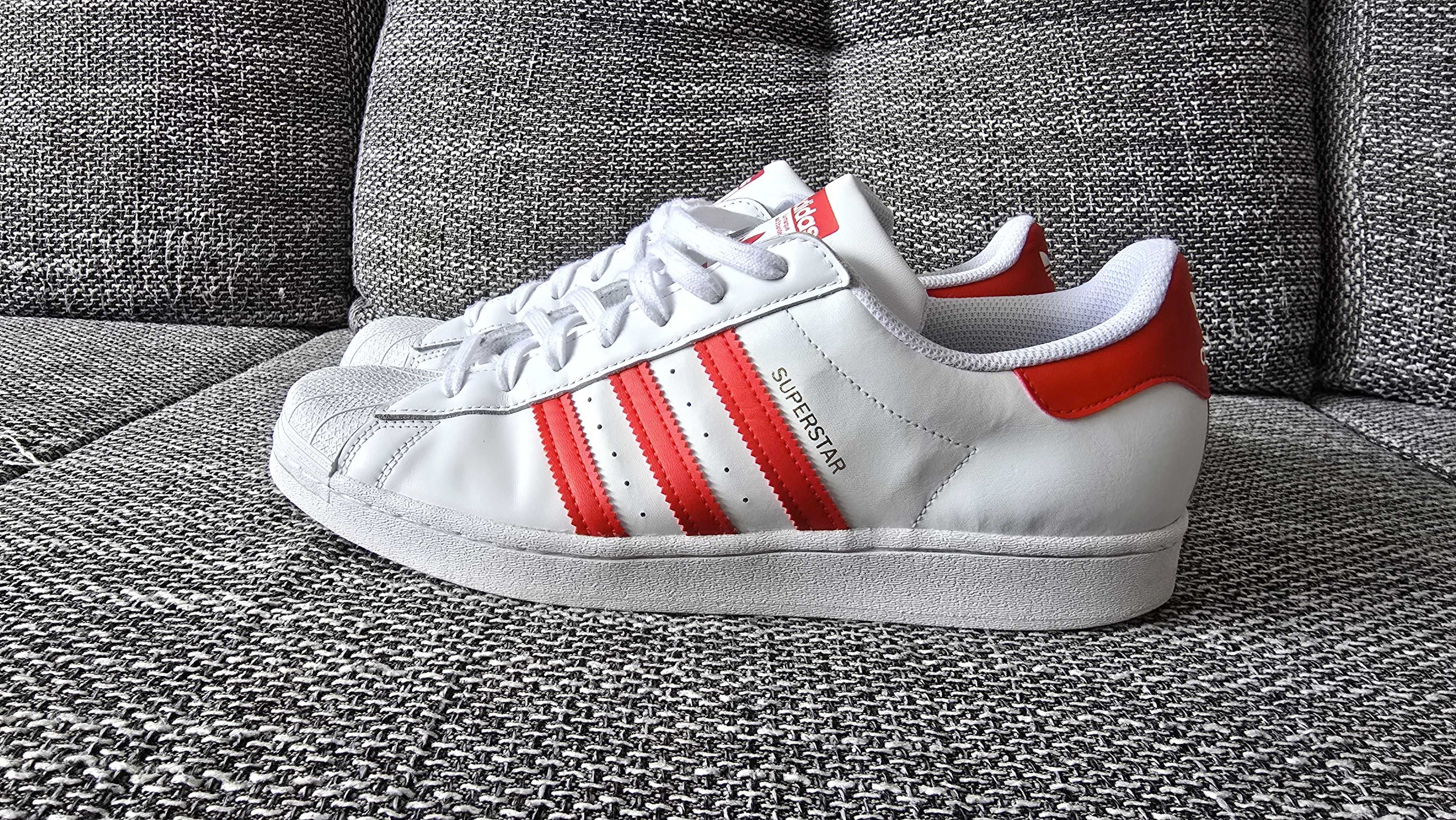 Продавам маратонки Adidas Superstar