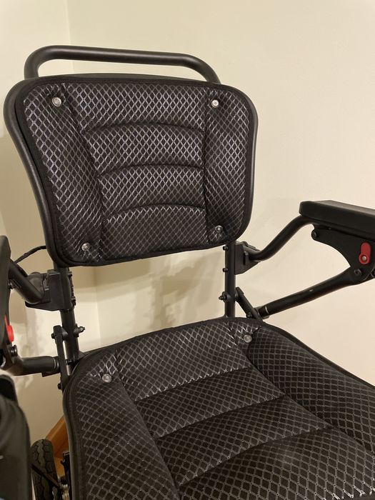 Scaun cu rotile electric