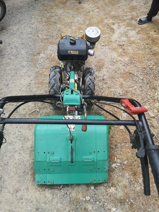 De vânzare motocultor.