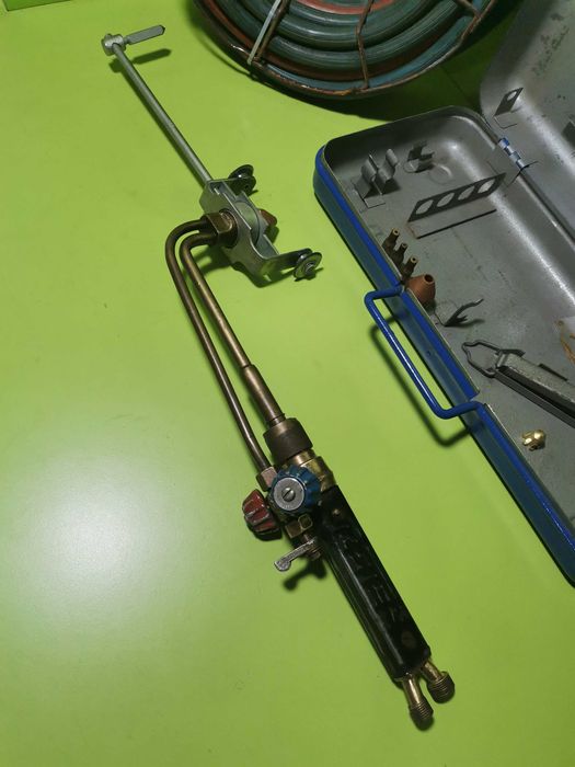 Trusa taiere și sudura profesionala cu cărucior și compas, și furtune