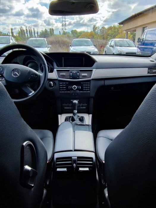 Mercedes-Benz E250 CDI BlueEFFICIENCY Avantgarde