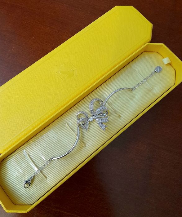Bratara Swarovski noua
