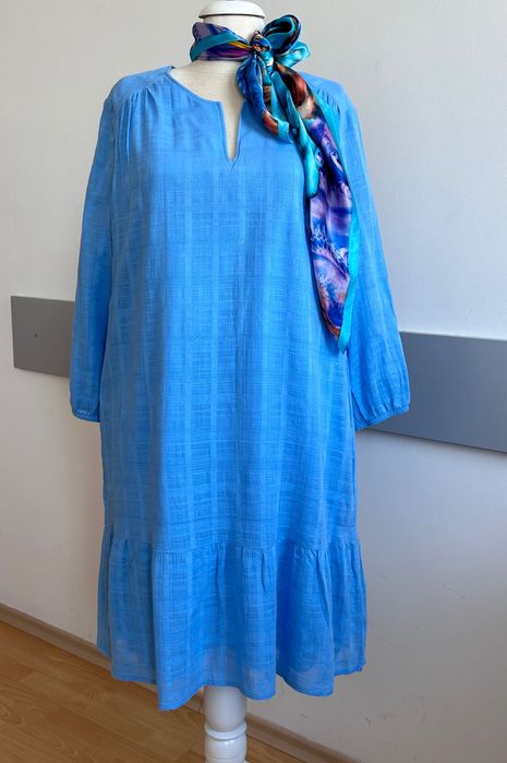 Marie Mero нжна рокя в морско синьо