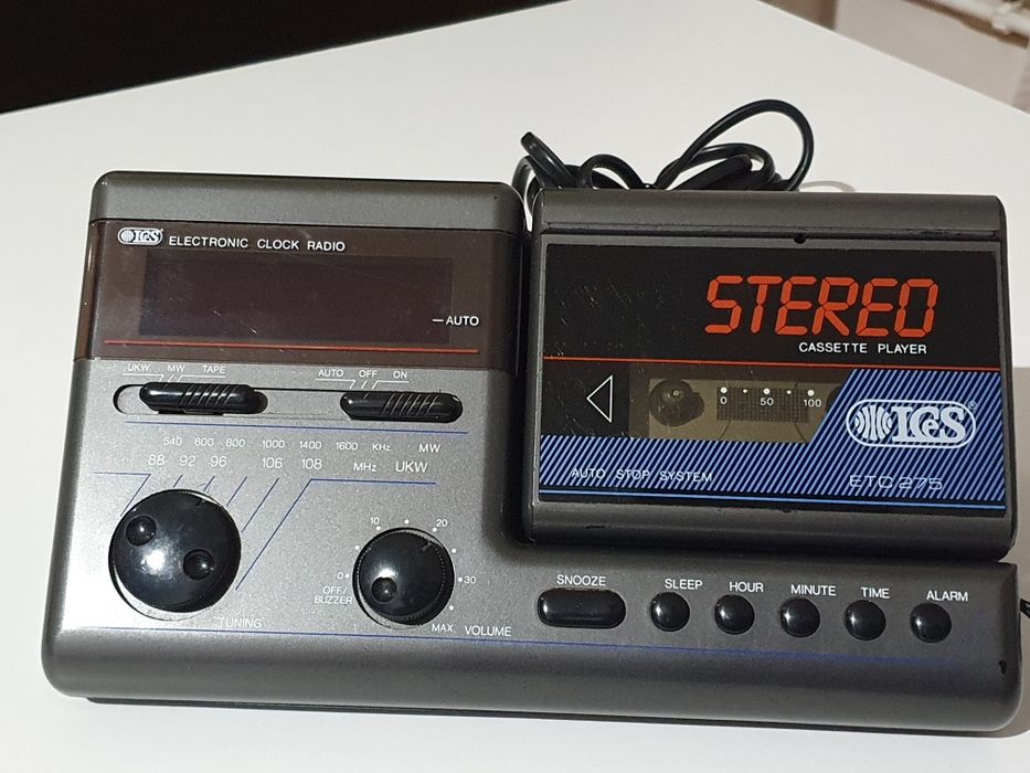 Radio si  ceas desteptator cu walkman Vintage