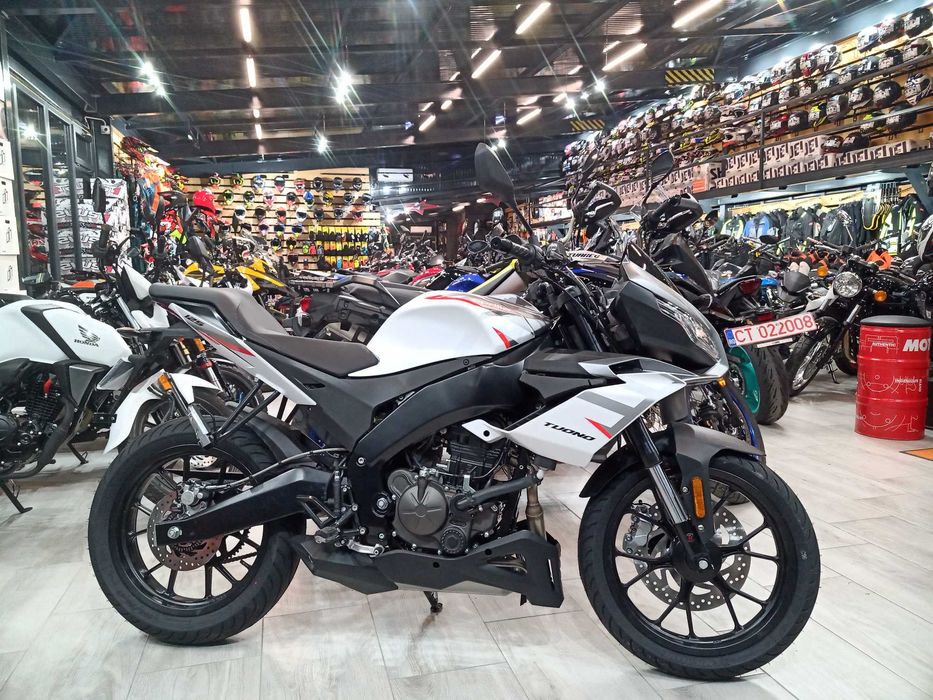 Aprilia Tuono 125 noua -livrare showroom EST BIKE Campina