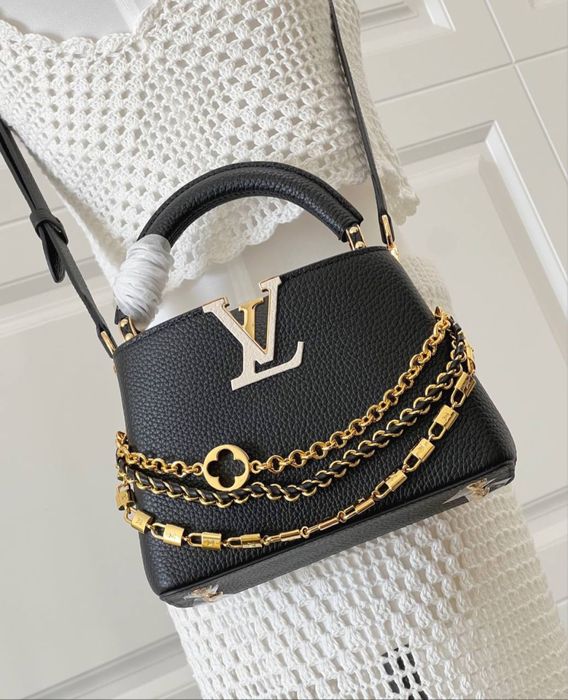 Geanta Louis Vuitton Capuciness