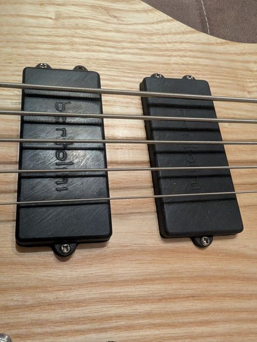 Headless 5-string Bass Guitar