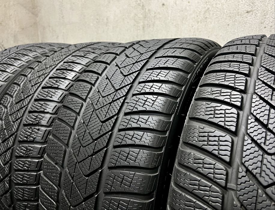 DOT:22/23г. 255/35/19 и 225/40/19 PIRELLI