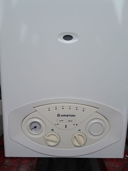 Vând centrală Ariston BS24 ff