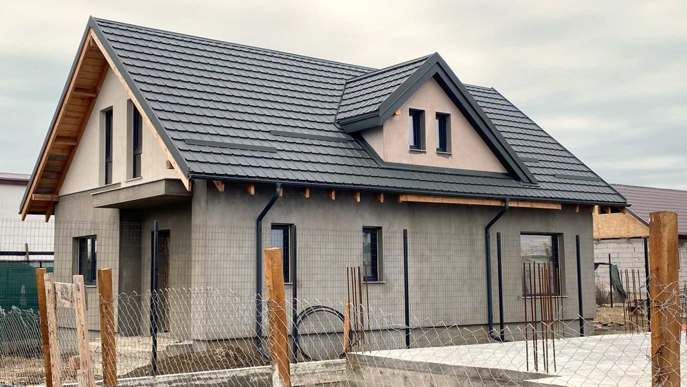 Casă cu mansardă de vânzare. Construcție premium.