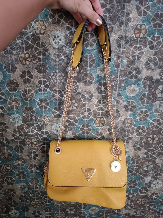 Дамска чанта Guess