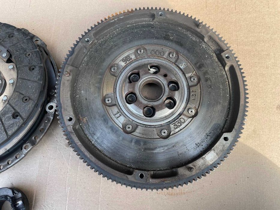 Volanta masa dubla + Kit ambreiaj cutie 6 trepte VW Golf 5 1.9 TDI