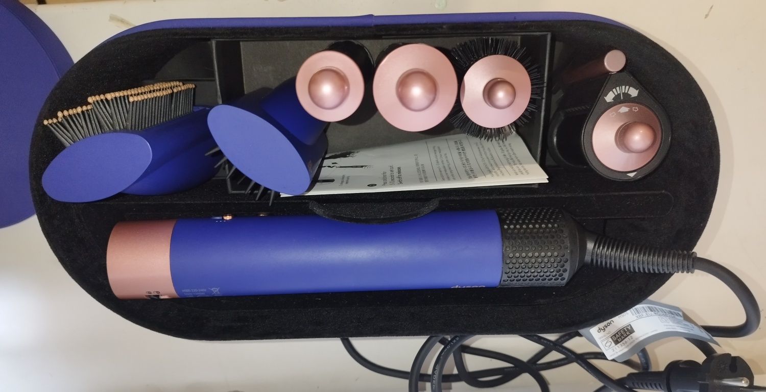 Продается Dyson Airwrap HS05 в хорошем состоянии