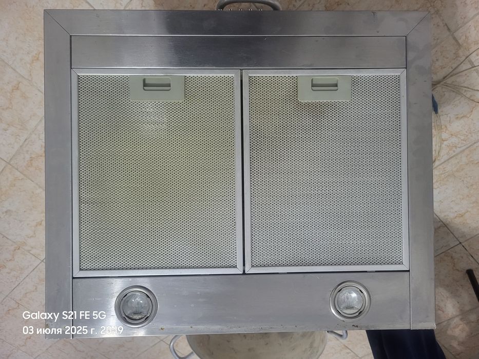 Продам Вытяжку б/у