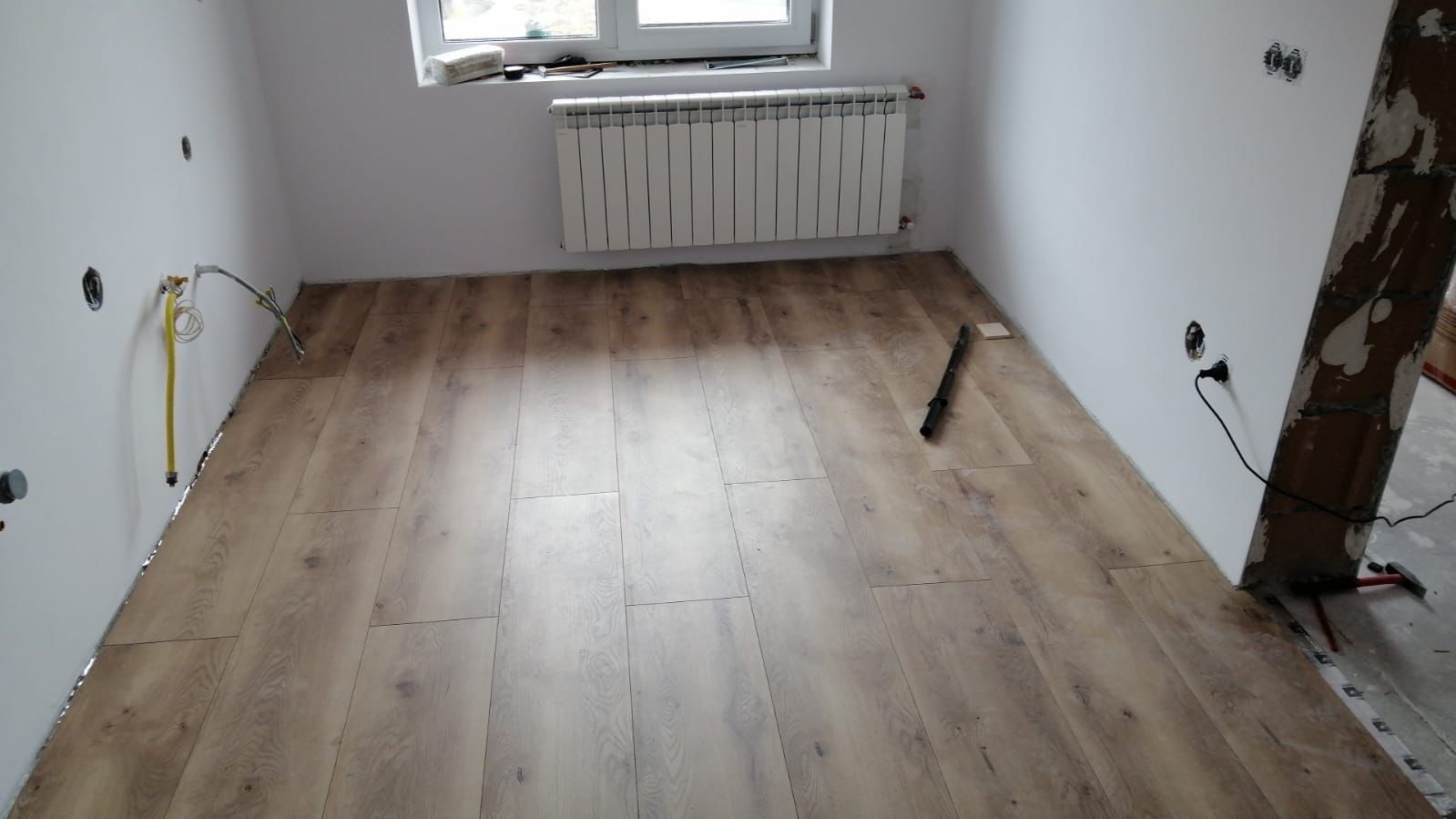 Montaj parchet laminat, mobila, uși (mdf, lemn, pvc, fier), glafuri