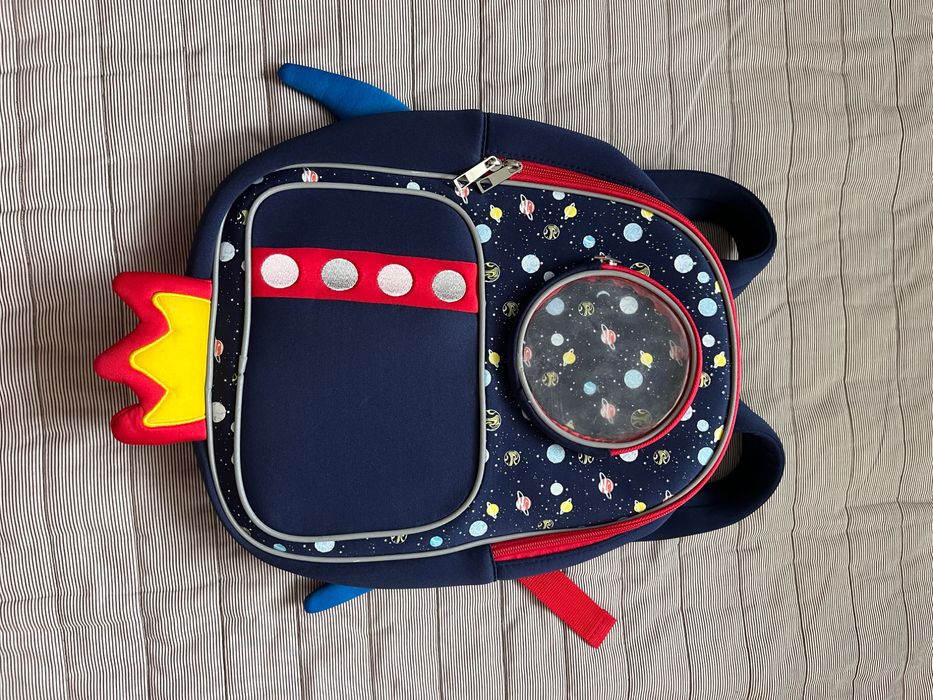 Детска раница ракета