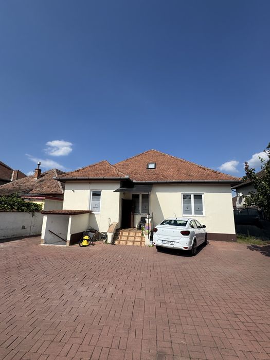 Spatiu Comercial ULTRACENTRAL -300mp +15 locuri parcare