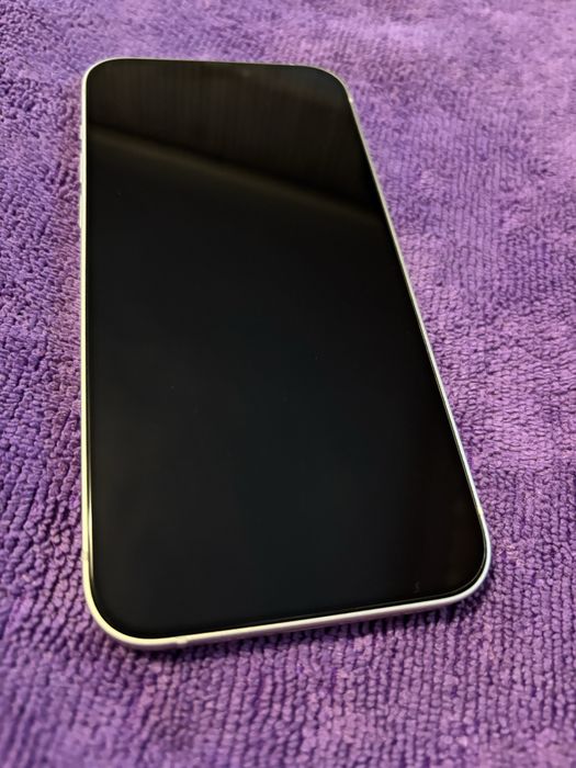 Iphone 12 64 gb  бял