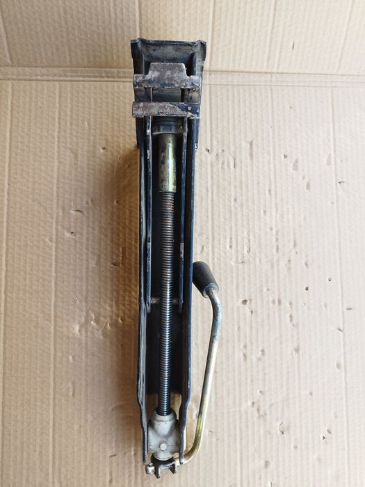 Cricuri auto/ 50 lei buc