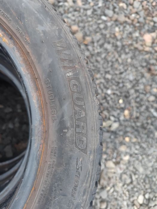 Set 4 anvelope  iarnă 165/65R14.
