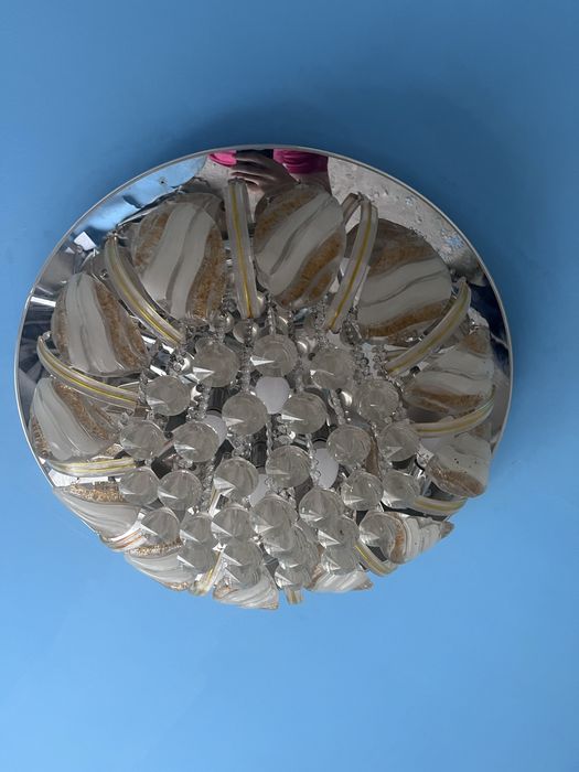 Продам люстры бу