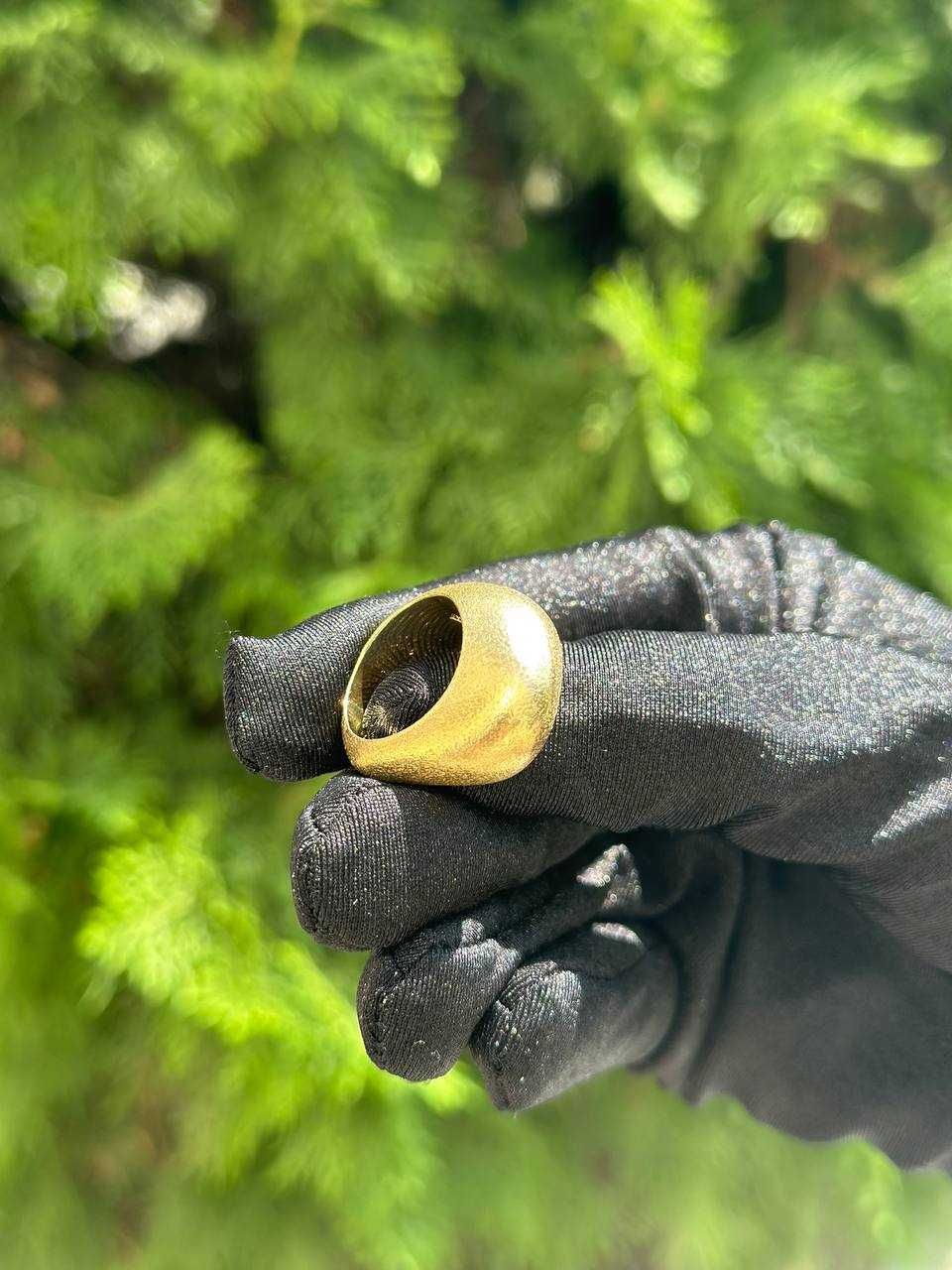H.stern golden stones ring