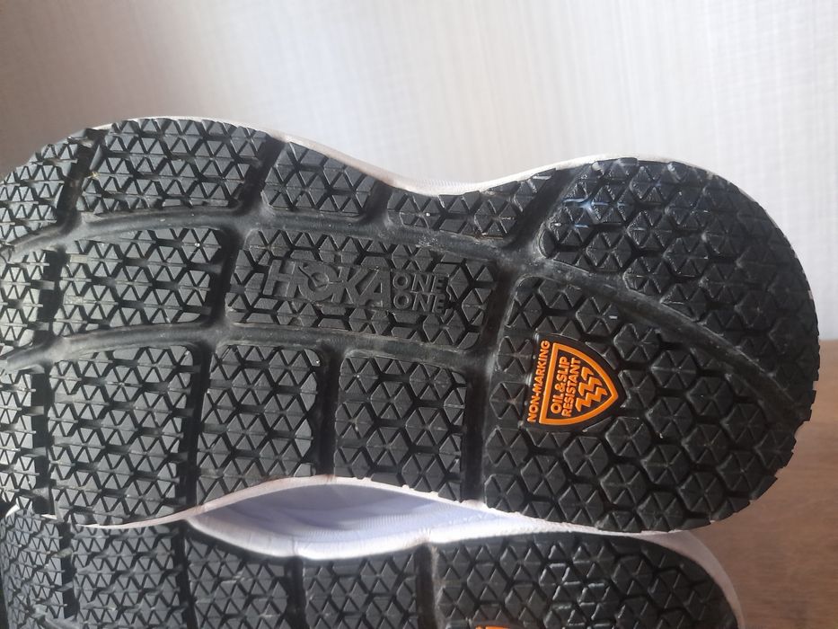 HOKA BONDI Sr маратонки 39 номер.
